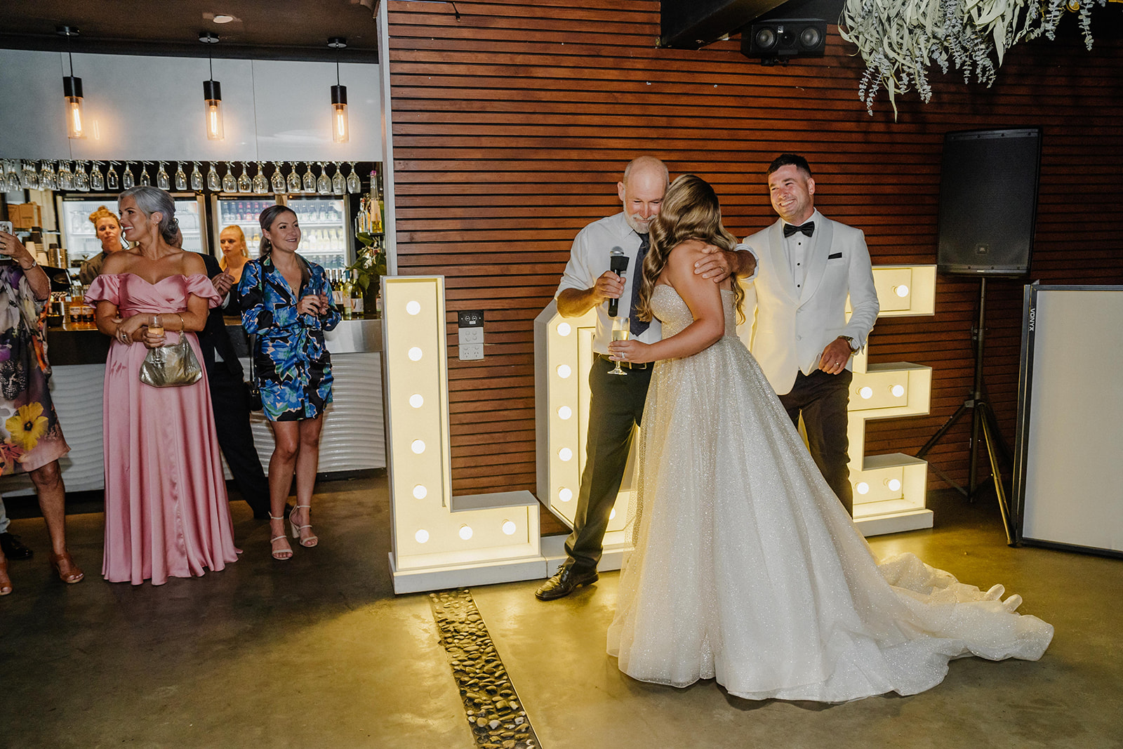 Veronica and Daniel wedding photograph 16